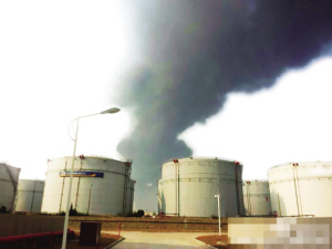 南岛晚报数字报 青岛输油管道爆燃事故致35人遇难，输油安全警钟再鸣